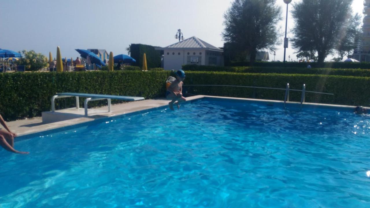 Blue Moon Penthouse Apartman Lido di Jesolo Kültér fotó