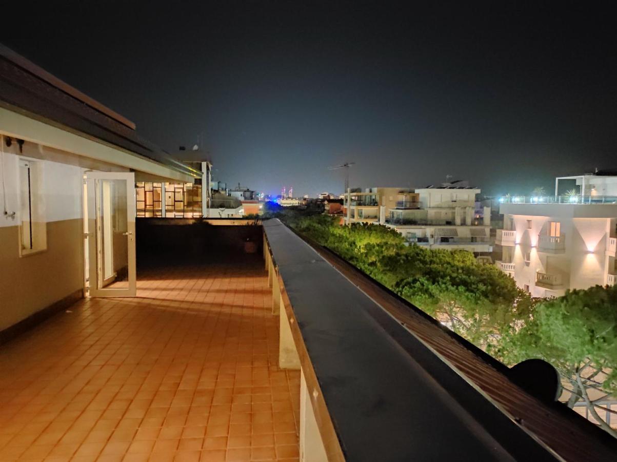 Blue Moon Penthouse Apartman Lido di Jesolo Kültér fotó