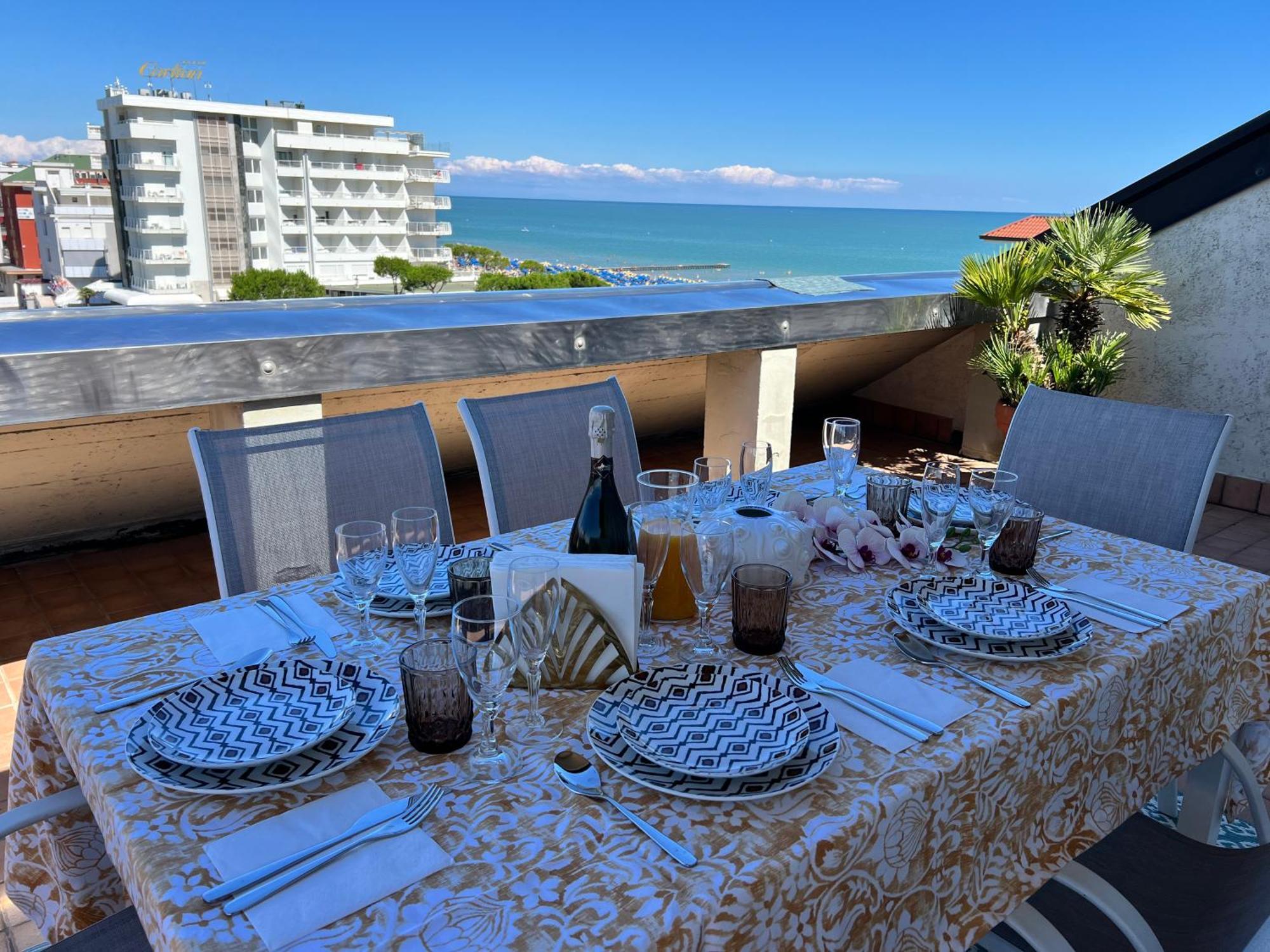 Blue Moon Penthouse Apartman Lido di Jesolo Kültér fotó